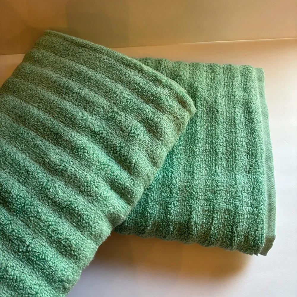 Mint green bath towels set